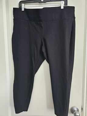 Torrid Sz 2R   Black Capri Leggings